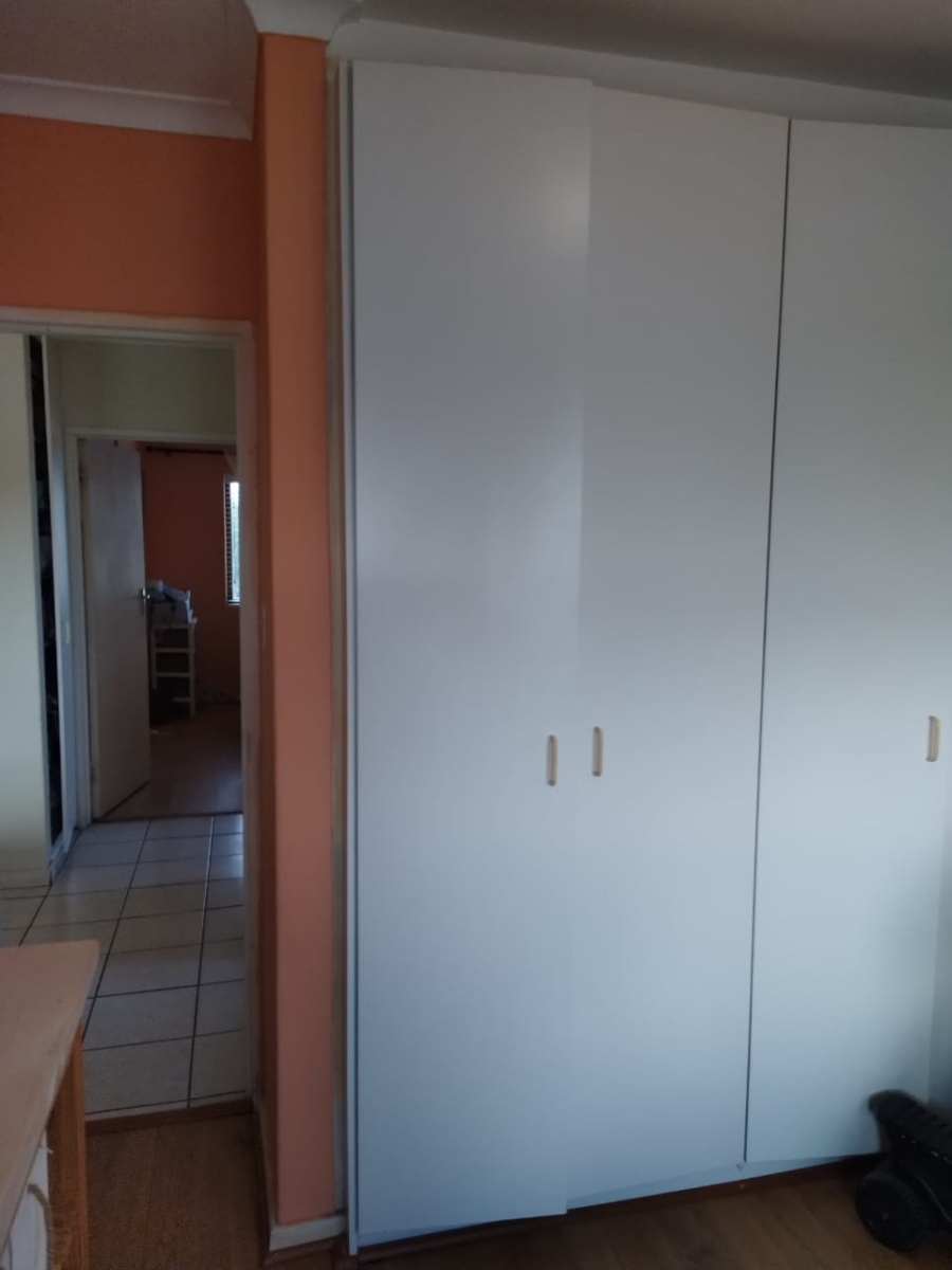 2 Bedroom Property for Sale in Goodwood Park Western Cape